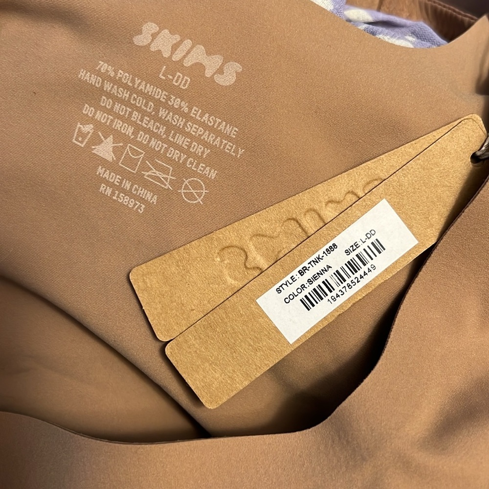 SKIMS Naked Scoop Longline Bra in Sienna - Picture 13 of 15